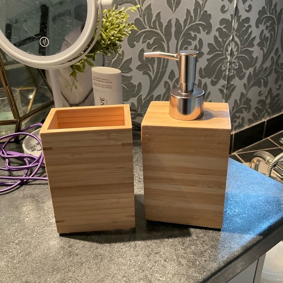 IKEA Bamboo Bathroom Accessories - Picture 3 of 4